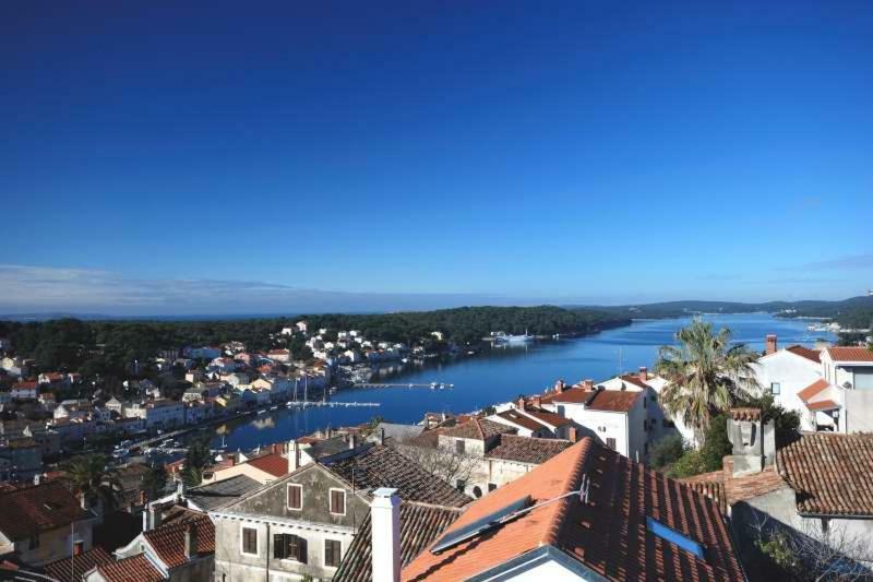 Apartment With Terrace And Sea View Mali Lošinj Zewnętrze zdjęcie